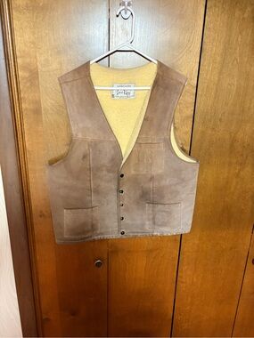 Men’s Suede Vest with Sherpa Lining - Tan